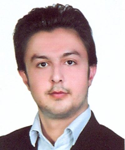 رضا اکبری